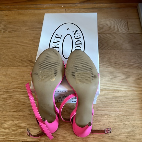 NEON PINK HEELS - Picture 4 of 4